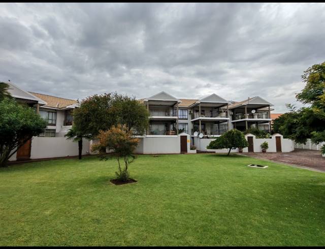 2 BEDROOM TOWNHOUSE FOR SALE IN THREE RIVERS